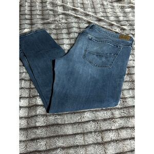 NWOT Women’s American Eagle Blue Denim Jeans Size 16